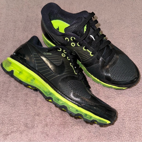 Nike Air Max 2010 Black Volt size 9.5 men’s - Picture 3 of 5